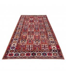 Handgeknüpfter Bakhtiari Teppich. Ziffer 130478