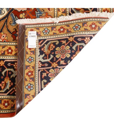 فرش دستباف قدیمی نه و نیم متری هریس کد 179695