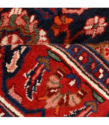 فرش دستباف قدیمی چهار و نیم متری لری کد 179671