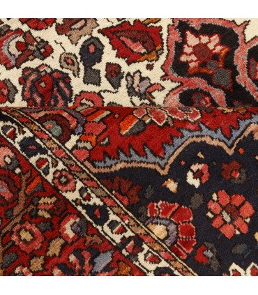 فرش دستباف قدیمی شش و نیم متری بختیاری کد 705556