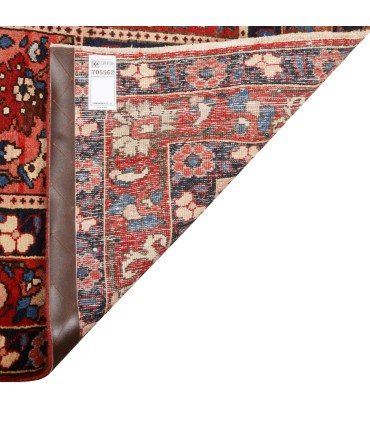 فرش دستباف قدیمی شش و نیم متری بختیاری کد 705562
