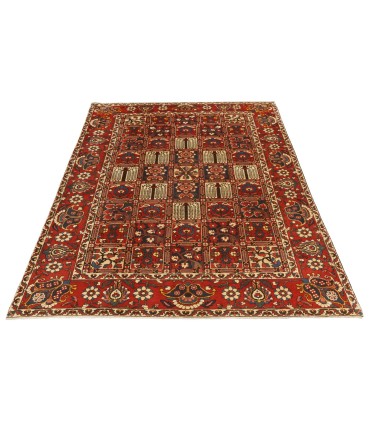 فرش دستباف قدیمی شش و نیم متری بختیاری کد 705576